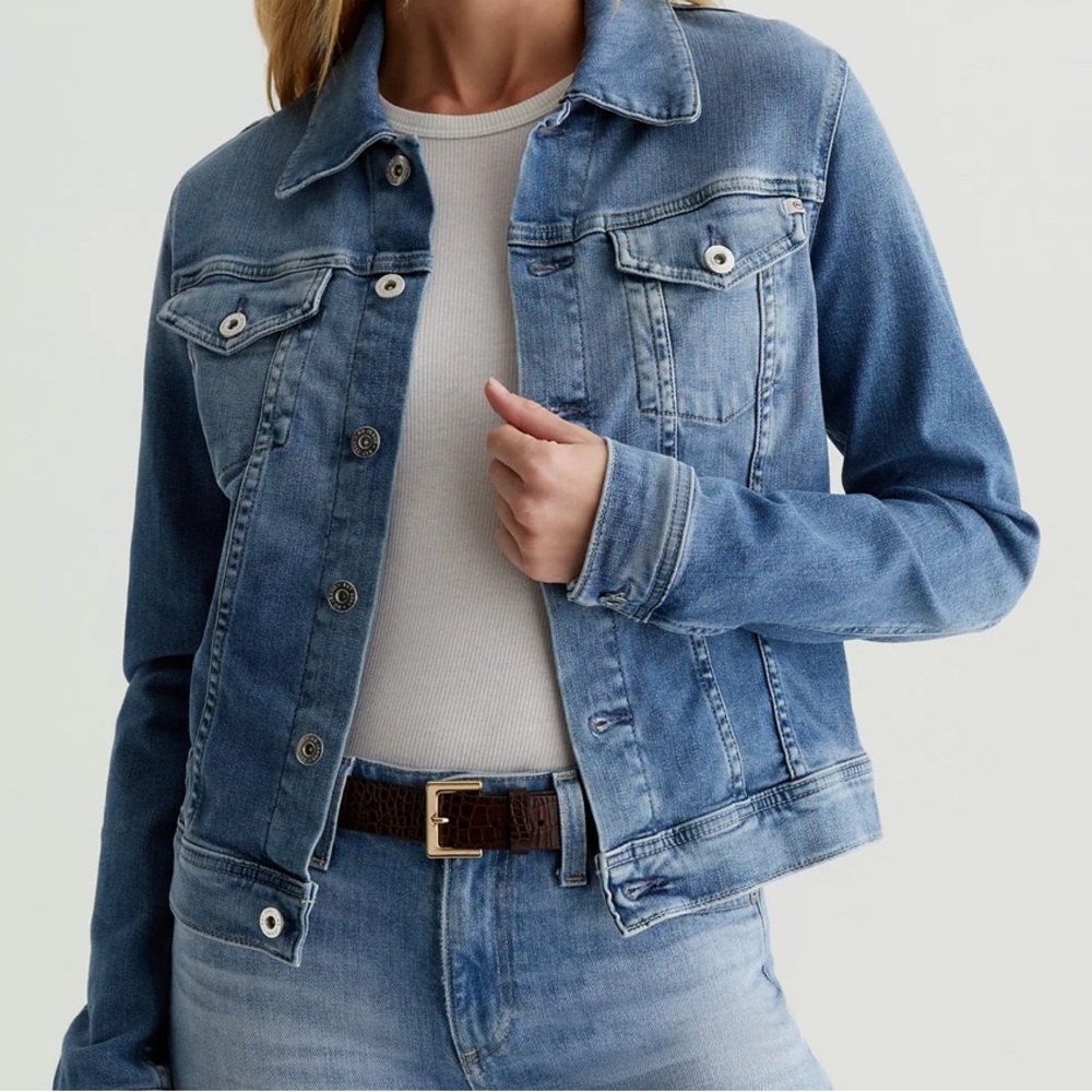 Stylish Blue Denim Jacket. It’s in great condition and super comfortable.